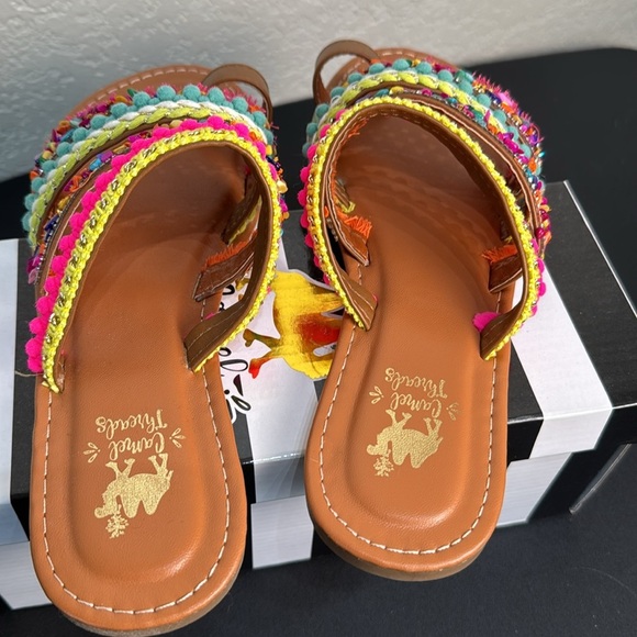 Camel Threads Women's 7 Strappy Colorful Sandals Boho Flats Beach Spring NWT - Picture 3 of 6